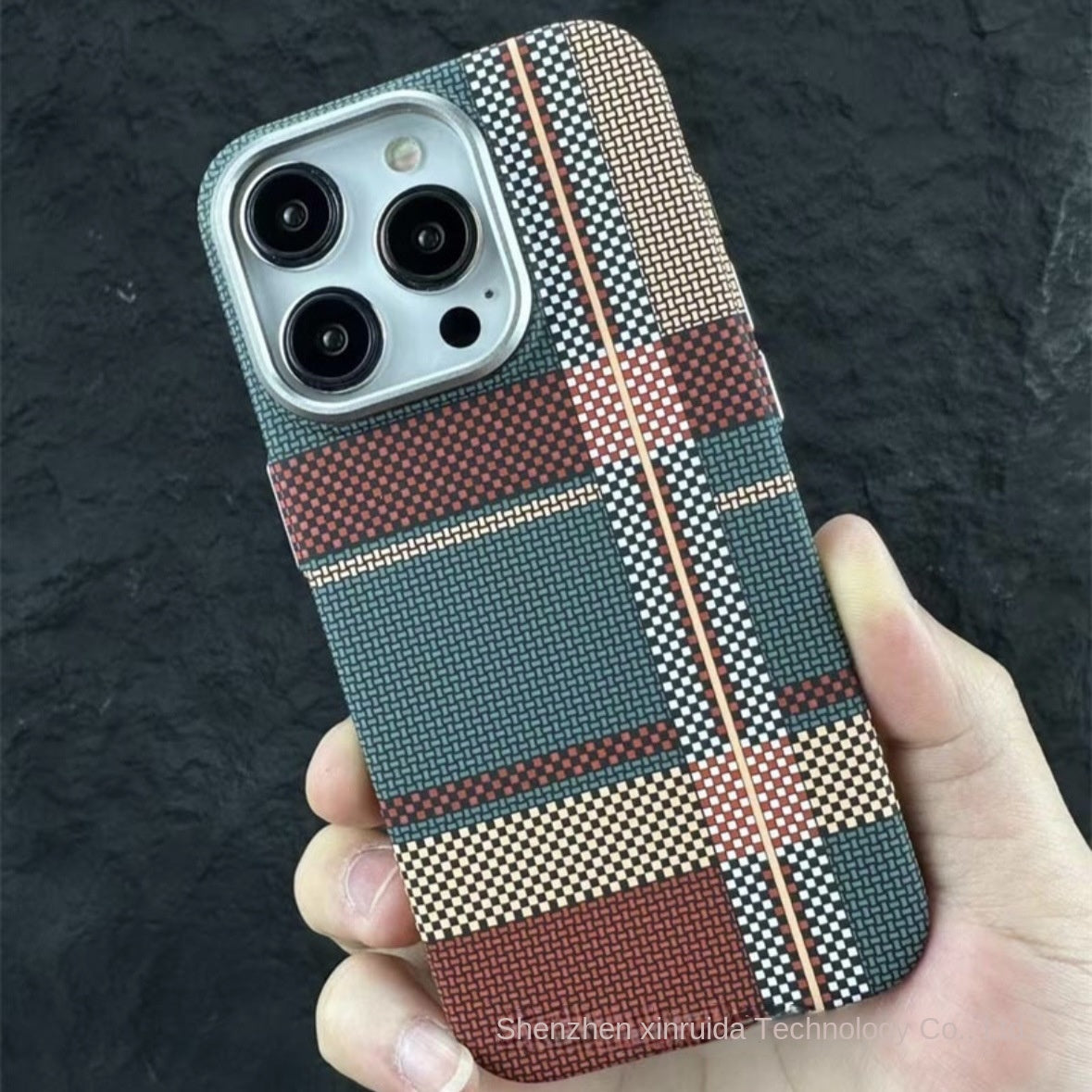 Suitable For IPhone 15 Pro Max Case, Magnetic Kevlar Carbon Fiber All-inclusive Protective Cover